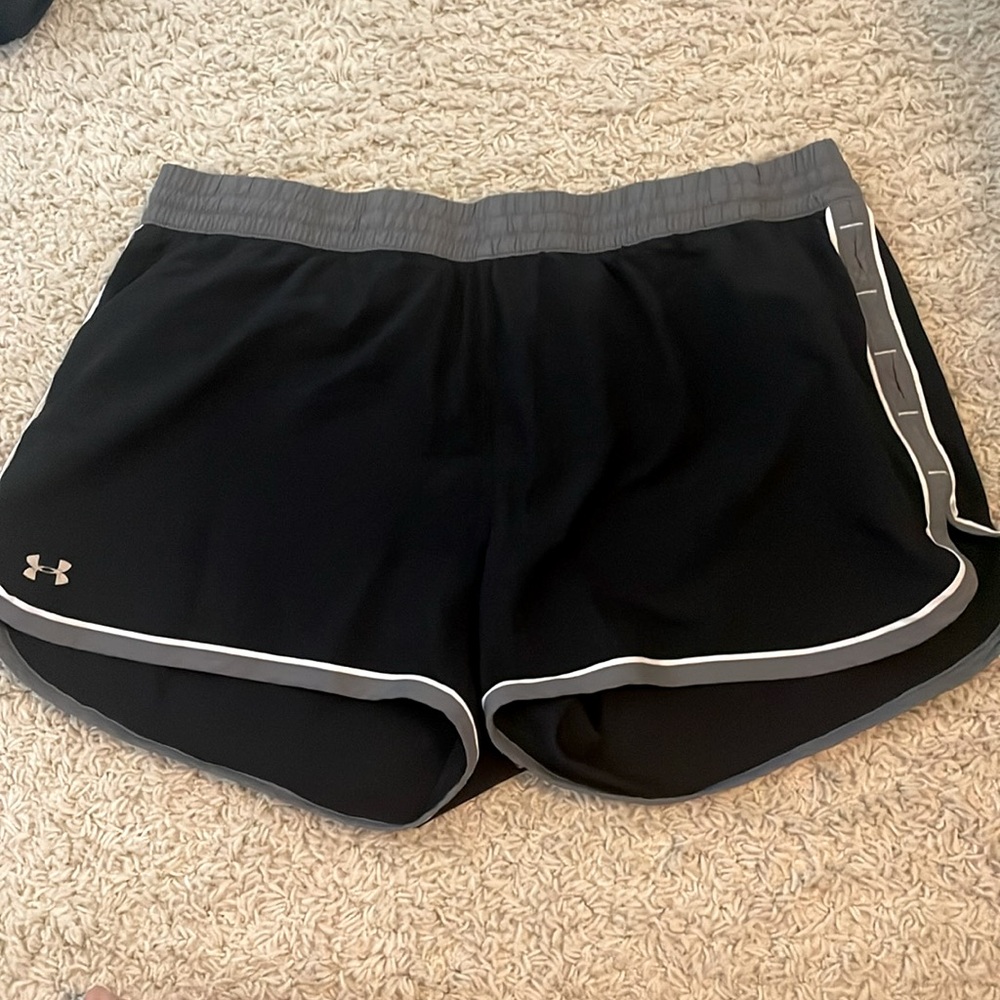 Under Armour women’s athletic shorts, black and gray size extra large